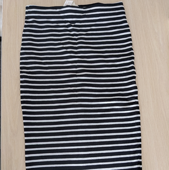 NWT H&M Basic Striped Pencil Skirt - Picture 2 of 3